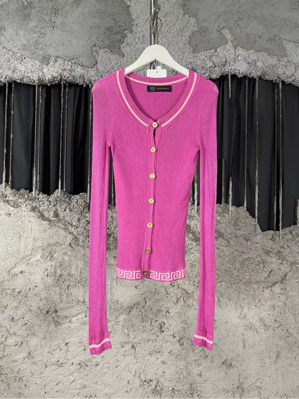 🚩steal Versace Fuchsia Pink Button-Up Greek Key Trim Cardigan